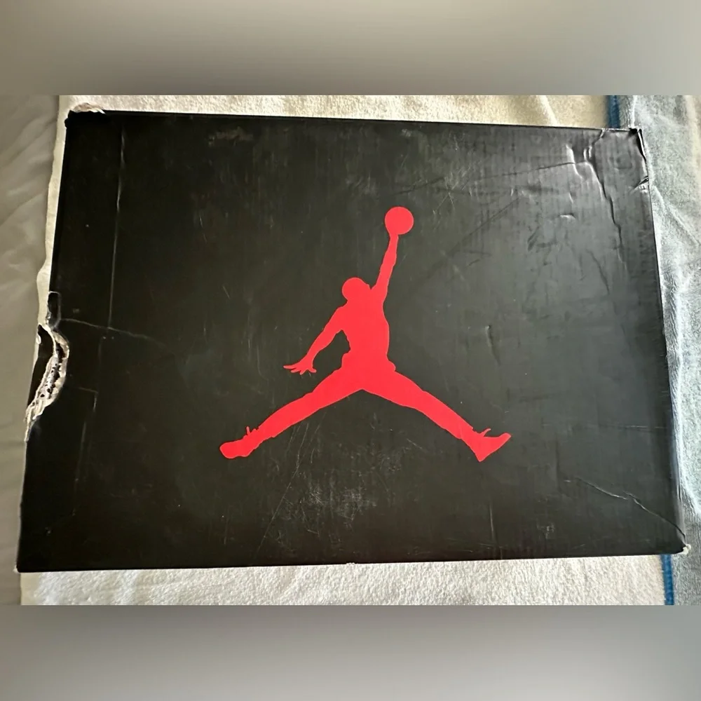 2013 Air Jordan Men’s Retro 5 “Fire Red” with‎ silver tongue - Size 12